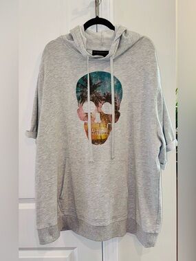 No Boundaries Gray Skull Palm Tree Graphic Short Sleeved Hooded Pullover